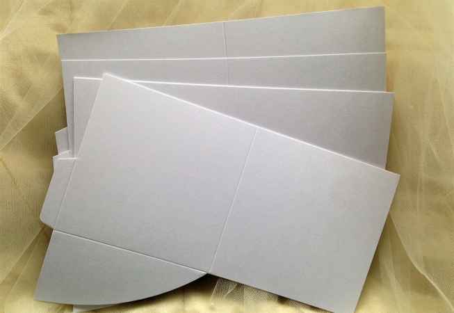 DIY Pocketfold invitations