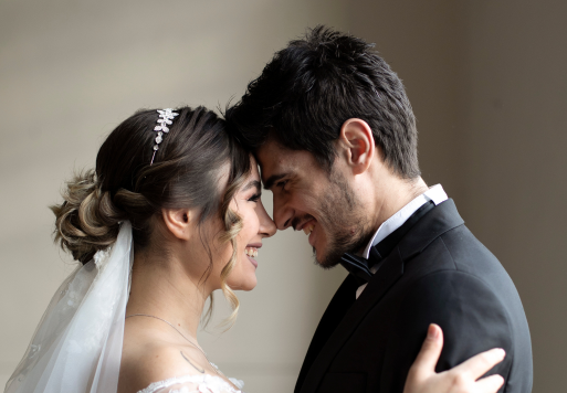 What to Write on Wedding Invitations When the Ceremony is Adults-Only